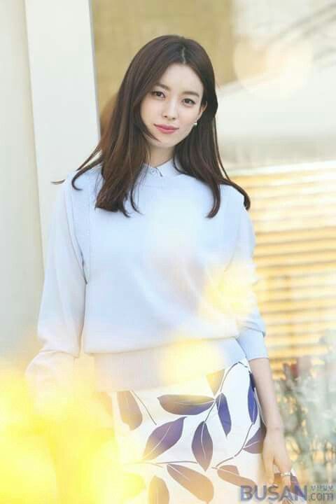 ♡ Han Hyo Joo ♡ oh.. Han Hyo Joo Happiness Outfit, Han Hyo Joo Photoshoot, Moving Kdrama Han Hyo Joo, Happiness Kdrama Han Hyo Joo, Song Hye Kyo Elle Korea, Motivasi Diet, Backless Blouse Designs, W Two Worlds, Han Hyo Joo