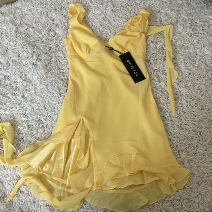 Size: Xs Brand New Flirty Yellow V-neck Mini Dress, Yellow Fairy Aesthetic, Dark Yellow Dress, Yellow Dress Accessories, Semi Dresses, Dresses Yellow, Fox Dress, Tropical Outfit, Yellow Dresses