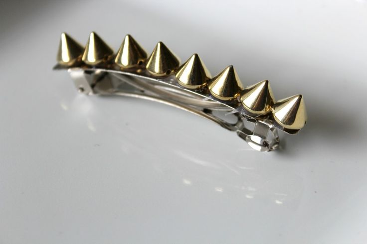 Rose Water: DIY: Spiked Barrett Gothic Diy, Spiked Hair, Fashion Beads, Vintage Trends, Creative Pictures, Jewelry Fashion Trends, Diy Hair Accessories, Diy Clothing, Rose Water