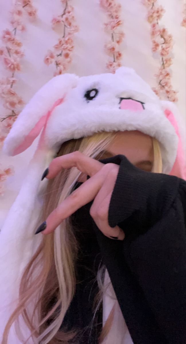 View Pfp Bunny Hat Aesthetic Cute Tiktok Profile Pictures Bilanswasuro ...