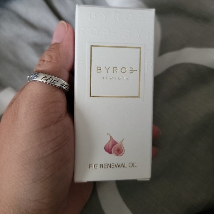 Byroe Fig Renewal Oil (0.67 Fl. Oz./20ml Bottle) Bnib (Taken Out For Picture Only) Embrace Your Skin's Hydration Levels With A Fresh, Lightweight Finishing Oil That Combines The Power Of Fig, Cica, Ceramides, And A Blend Of Red Antioxidant-Rich Superfoods For Revitalized And Regenerated Skin. I Made A Byroe Purchase And This Came With It, Not Used Or Needed. Share And Make Me An Offer! Thanks For Looking, <3 Aly The Ordinary Serum, Vitamin A Serum, Skin Drinks, Velvet Skin, Wrinkle Repair, Cedarwood Oil, Serum Face, Night Serum, Skin Care Serum