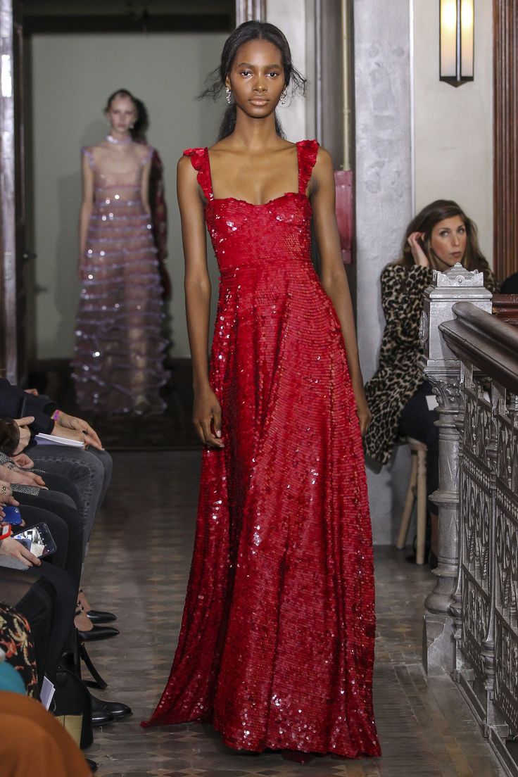 Valentino - Pre-Fall 2017 Tami Williams, Looks Street Style, Dreamy Dress, Gorgeous Gowns, Fall 2017, Fashion Mode, Elie Saab, Fashion 2017, Beautiful Gowns