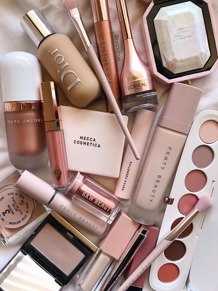 #makeup #makeupflatlay Koleksi Makeup, Make Up Kits, Alat Makeup, Makeup Sephora, Makeup Tip, Smink Inspiration, Jaclyn Hill, Foundation Shades, Makeup Tricks