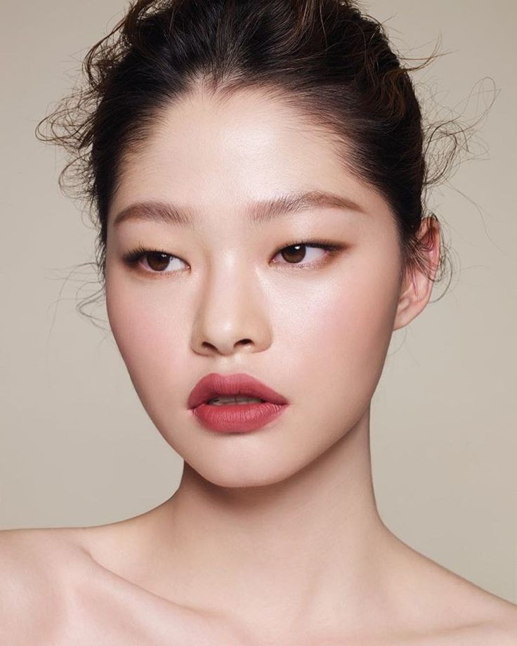 beautiful Makeup Bibir, Makeup Asia, Monolid Eyes, Monolid Makeup, Smudged Eyeliner, Make Up Inspiration, Waterproof Lipstick, Photographie Portrait Inspiration, Braut Make-up