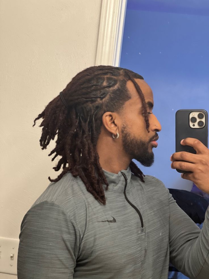 Double Twist Loc Styles Men, Shoulder Length Dreads Styles Men, Dreds Locs Man, Faux Locs Men, Black Men Dreads, Black Men Locs, Medium Loc Styles For Men, Locs Hairstyles For Men, Loc Hairstyles For Men