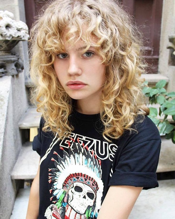 Curly Hair Fringe, Natural Curly Hair Cuts, Curly Hair Photos, Blonde Curly Hair, Medium Curly Hair Styles, Haircuts For Curly Hair, Curly Hair Inspiration, Curly Hair With Bangs, Cut My Hair