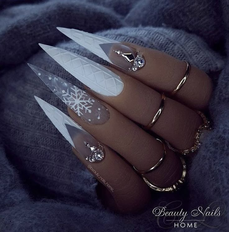 Stiletto Nail Art Winter, Nail Decoration Ideas, Ballerina Acrylic Nails, Nail Designs Bling, Stilleto Nails Designs, Gucci Nails, Luminous Nails, Ombre Acrylic Nails, Easy Nails