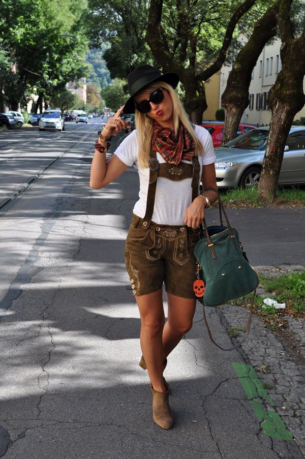 Wurstfest Outfit, Octoberfest Outfits Women, Oktoberfest Hair, Octoberfest Outfits, Austrian Clothes, Lederhosen Women, German Lederhosen, Oktoberfest Germany, German Costume