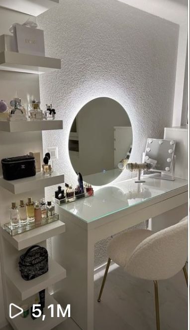 Vanity Ideas Bedroom Circle Mirror, Desk With Circle Mirror, Desk With Mirror Vanity Ideas, Vanity With Circle Mirror, Circle Mirror With Lights, Circle Mirror Vanity, Vanity Circle Mirror, Circle Mirror Bedroom, Circle Mirror Decor