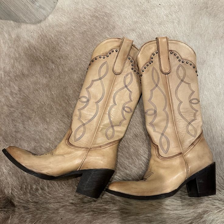 Love These Boots. Worn Only Once, But Bothers Me That The Color Is Too Close To My Skin Tone So That’s My Reason For Selling. Idyllwind Boots, Brown And Cream Cowboy Boots, Brown Western Mid-calf Boots With Round Toe, Beige Leather Western Mid-calf Boots, Brown Mid-calf Western Heeled Boots, Shoes Heels Boots, Moccasins, Cowboy Boots, Skin Tones