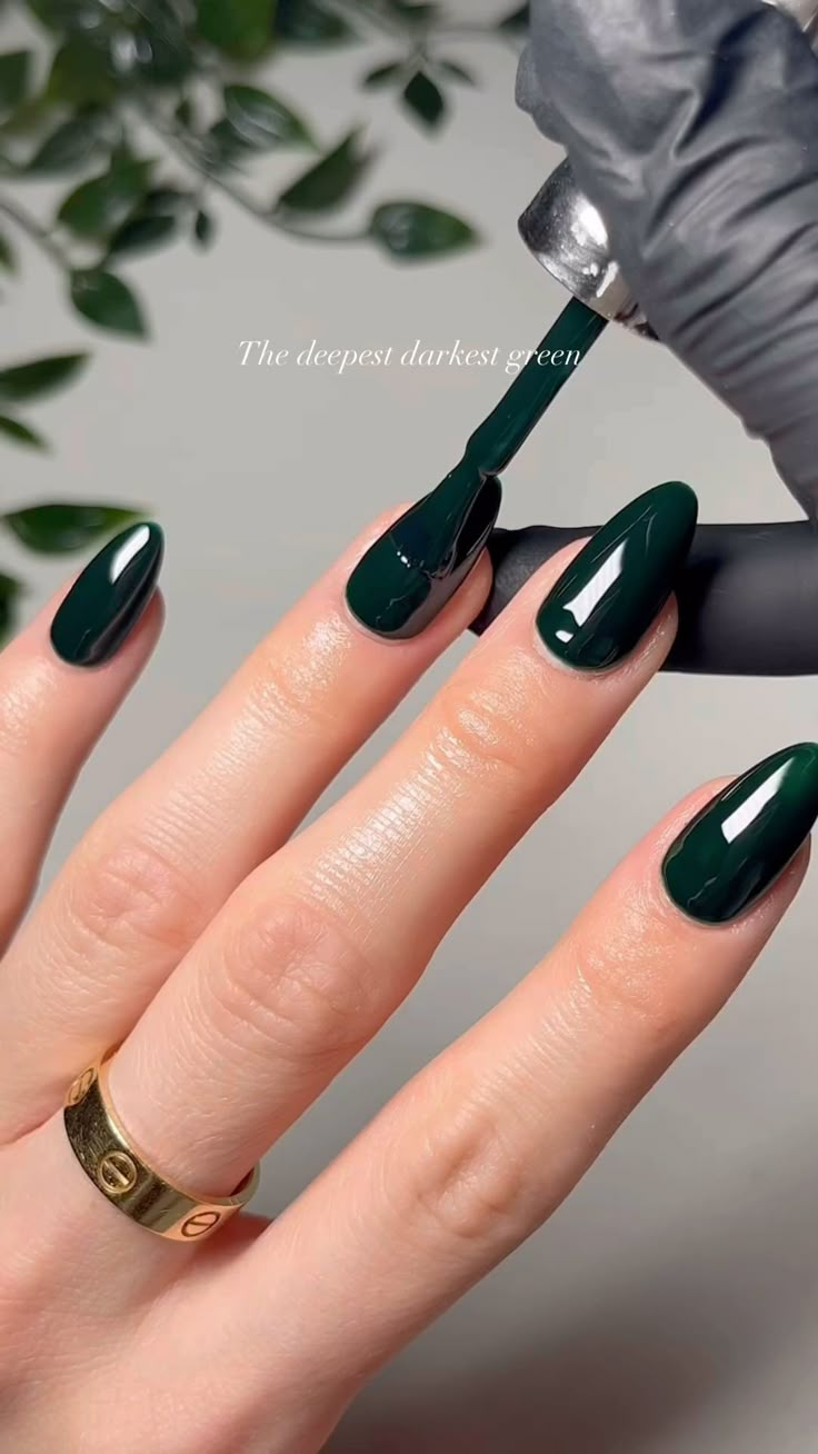 Fall Nails Minimalist Design, Single Color Manicure, Dark January Nails, Dark Almond Nails Fall, Oval Nails Fall Colors, Winter Color Nails Gel, Plain Coloured Nails, Almond Nails Dark Colors, Dark Green Sparkly Nails