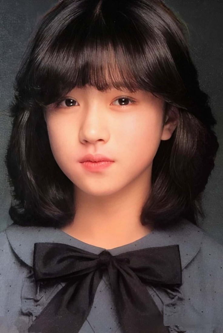 80's Hairstyle, Akina Nakamori, 80s Hair, Hairstyles For Layered Hair, Artists And Models, Haircuts For Wavy Hair, Classic Hairstyles, Japanese Hairstyle, Short Hair With Bangs