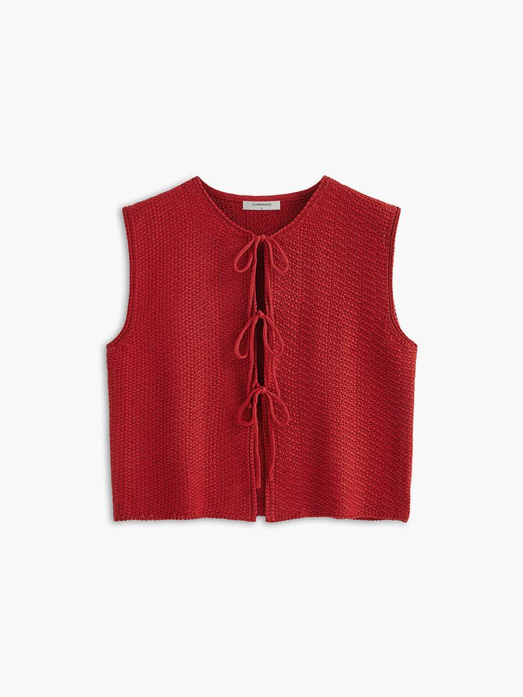 Tie Front Sweater Vest Red Knit Vest Outfit, Christmas Vest Crochet, Trendy Items 2024, Fall Fits Women, Knitted Vest Aesthetic, Stardew Valley Knitting, Button Up Sweater Vest Outfit, Crochet Winter Clothes, End Of Summer Fashion