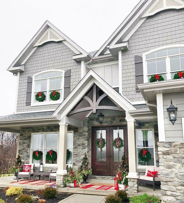 Farmhouse Exterior Design, Craftsman Exterior, Grey Houses, Grey Exterior, Modern Farmhouse Exterior, Craftsman House Plan, Front Entrance, Craftsman House Plans, Farmhouse Exterior