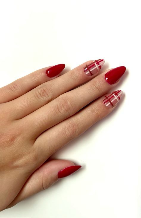 Plade Nails Christmas, Christmas Nails Red Plaid, Acrylic Xmas Nails, Red And White Plaid Nails, Xmas Plaid Nails, Flannel Nails Christmas, Plaid Xmas Nails, Plaid Almond Nails, How To Do Plaid Nails