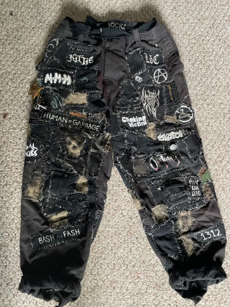 Baggy Patch Pants, Patch Jeans Punk, Baggy Crust Pants, Crust Punk Outfits, Punk Patch Pants, Crust Punk Style, Punk Clothing, Patch Pants Punk, Crust Punk Pants