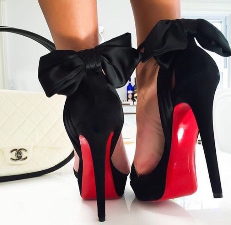 Loubitons Heels With A Bow, Christian Louboutin Outlet, Trendy Heels, Christian Louboutin Boots, Hot Heels, Stunning Shoes, Combat Boot, Prom Shoes, Gorgeous Shoes