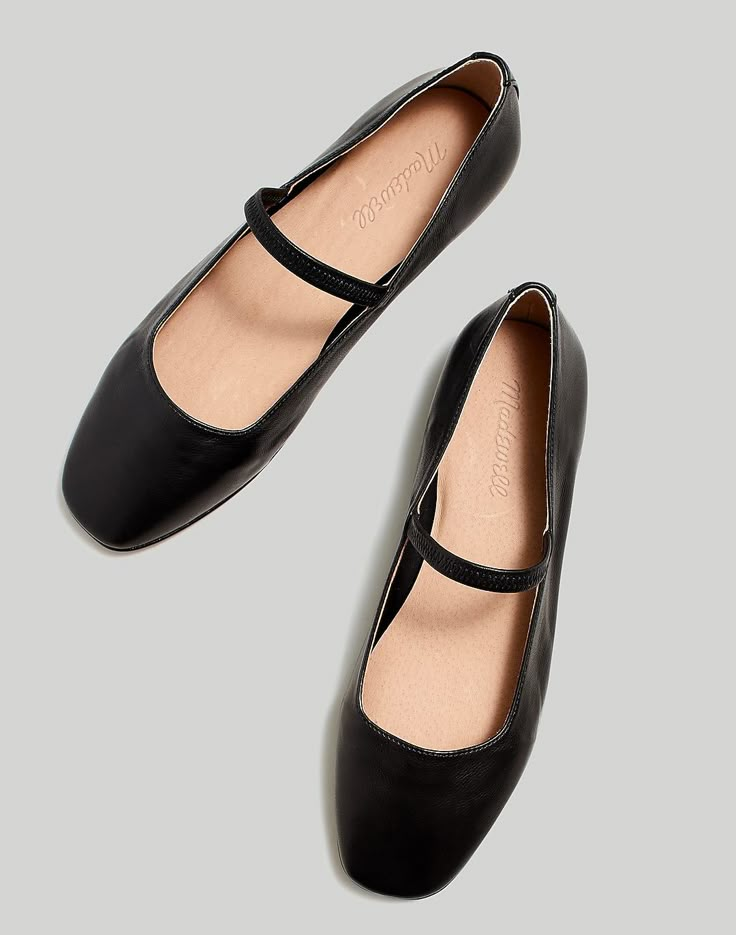 10 Classic Wardrobe Essentials I Can’t Live Without – Lilly & Grant Black Ballet Shoes, Neutral Capsule Wardrobe, Classy Yet Trendy, Black Ballet, Flats Outfit, Leather Industry, Travel Capsule Wardrobe, Minimalist Capsule Wardrobe, Fall Capsule Wardrobe