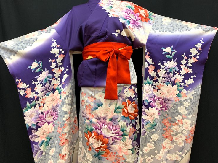 This is Japanese  Vintage Silk Furisode Kimono. Length : approx 160 cm  Width : approx 130 cm  Sodetake:  approx 110 cm  **Not included Obi Belt Material : Silk Condition :  Vintage Excellent, High quality/ Please check photo. **CARE : dry clean recommended Please don't hesitate to contact me if you have any question!! Please see other items. https://www.etsy.com/jp/shop/YUMEYAKKOJapan?ref=hdr_shop_menu Luxury Purple Silk Kimono, Short Kimono Dress, Long Kimono Dress, Furisode Kimono, Kimono Vintage, Wedding Kimono, Kimono Design, Obi Belt, Beautiful Kimonos