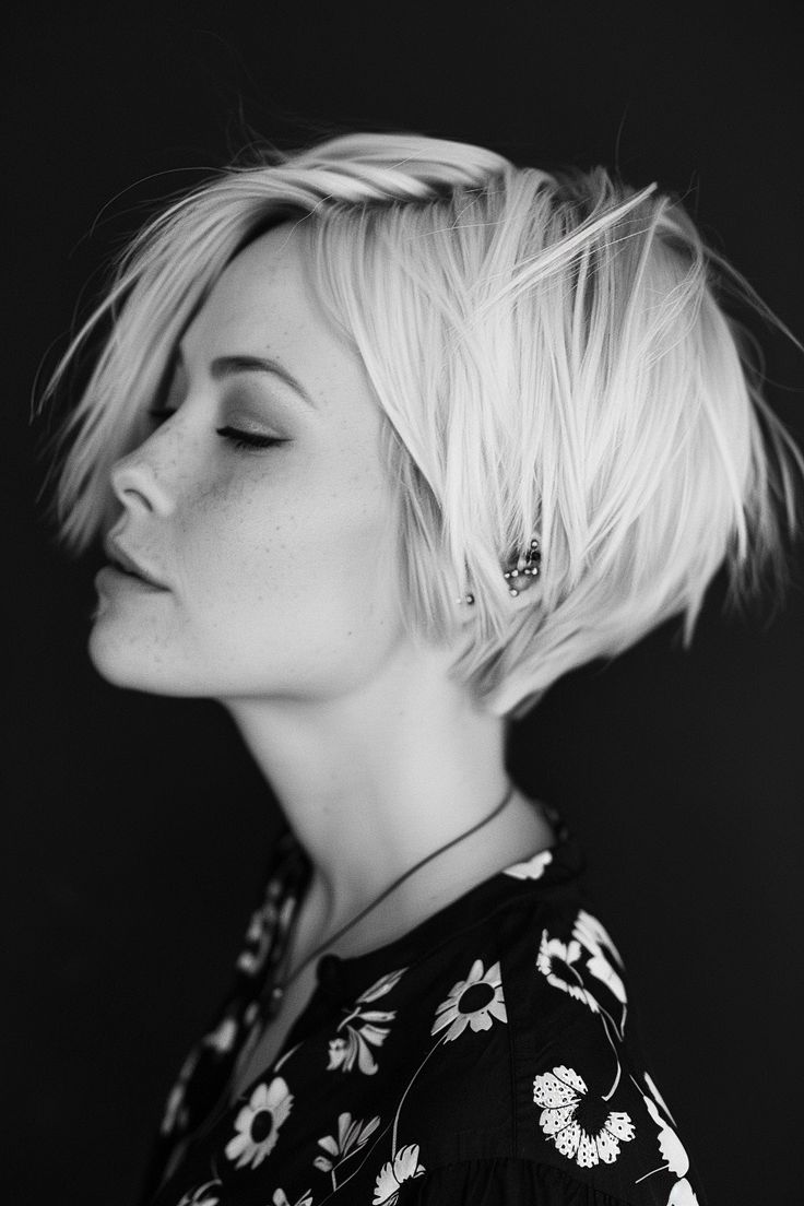 65 Long Pixie Hairstyles To Spice Up Your Look Short Black Haircuts, Kort Bob, Short Pixie Cuts, Long Pixie Hairstyles, Behind Blue Eyes, Long Pixie, Edgy Hair, Penteado Cabelo Curto, Short Pixie Haircuts