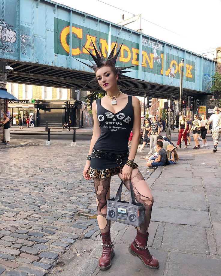 Camden Town 🇬🇧 Dress DIY made by me ✂️ #camden #london #travel #uk #england #camdentown #rebellionfestival #rebellion2018 #punk #punkrock… Uk Punk Aesthetic, 70s Punk Fashion London, 80s Punk Outfits, Riot Grrl Fashion, Punk Poses, Camden Town Punk, 70s Punk London, Punk Photoshoot, 1970s Punk