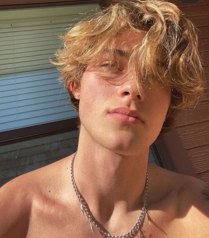 Caleb Altair, Men Blonde Hair, Blonde Hair Green Eyes, Father's Love, Cute Blonde Guys, Surfer Hair, Blonde Hair Boy, Take The Chance, Bad Choices