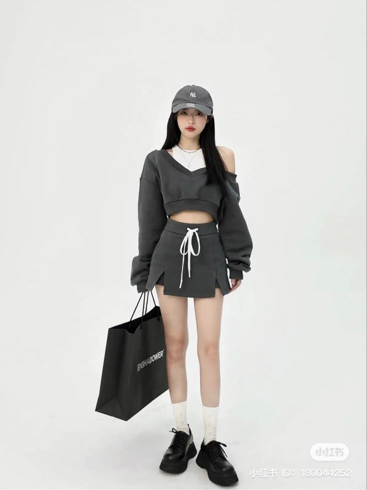 Kpop Style Outfits, Kpop Fashion Women, Drill Clothes, Douyin Fashion, Ulzzang Outfit, Kawaii Fashion Outfits, Fashionista Clothes, Sport Dress, Kpop Fashion Outfits