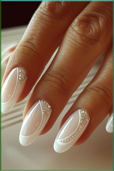 👰💅 Elegant Bridal Nail Designs for Your Special Day! Bridal Manicure, Bridal Nails Designs, Nails Collection, Nails Sparkle, Graduation Nails, Manicure Nail Designs, Fancy Nails Designs, Wedding Nails Design, Nail Art Wedding