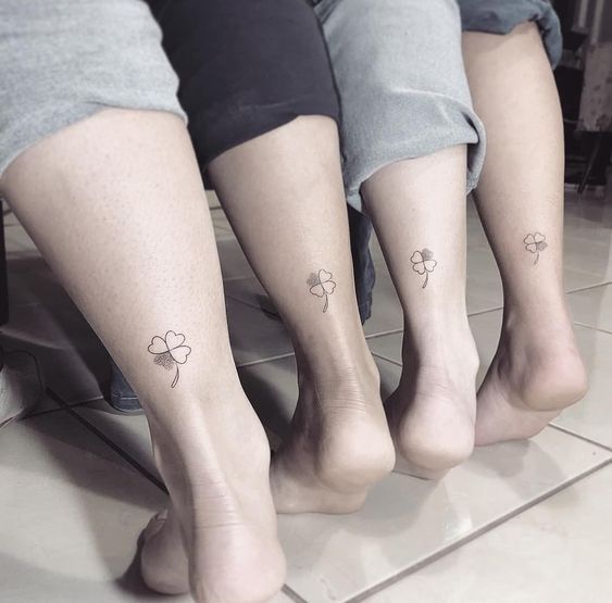 #tattoos #tattooshop #tattoosleeve #tattoosofinstagram #tattoostudio #tattoosnob #tattoosketch #tattoostyle #tattooslove #tattoosrock #tattoostagram #tattoosocial #tattoosociety #tattoosday #tattoosp #tattooselection Group Tattoos, Matching Bff Tattoos, Cousin Tattoos, Maching Tattoos, Matching Friend Tattoos, Sisters Tattoo, Matching Sister Tattoos, Clover Tattoos, Sibling Tattoos