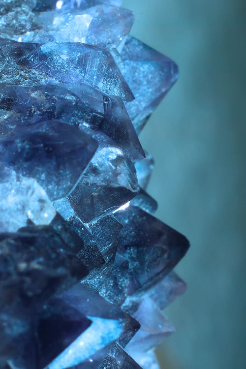 Ravenclaw Aesthetic, Everything Is Blue, Feeling Blue, Dragon Age, Ravenclaw, Gems And Minerals, Crystal Gems, Blue Aesthetic, Crystals Minerals