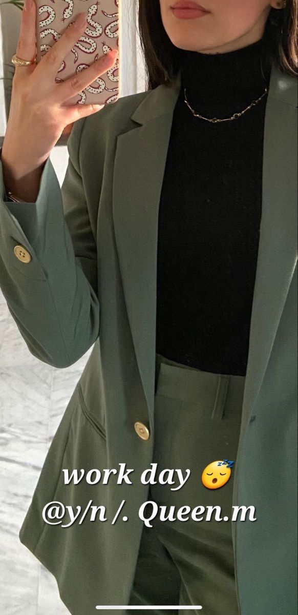 Womens Suit Outfits, Sage Green Outfit, Green Suit Women, Green Blazer Outfit, Turtleneck And Blazer, Womens Suit, Turtleneck Outfit, Blazer Outfits For Women, Suit Outfit