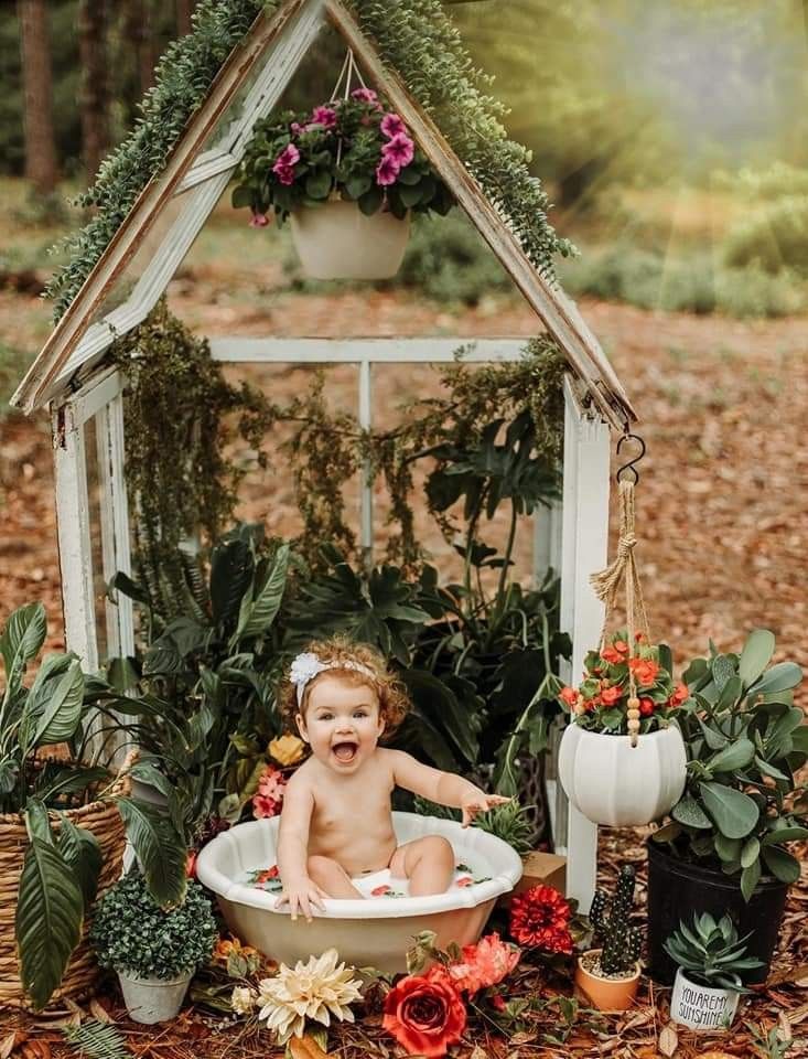 Baby Birthday Pictures, Spring Picture Ideas, Mini Session Themes, Easter Mini Session, Easter Photography, Mini Photo Sessions, Photography Mini Sessions, Easter Party Decor, Photography Themes