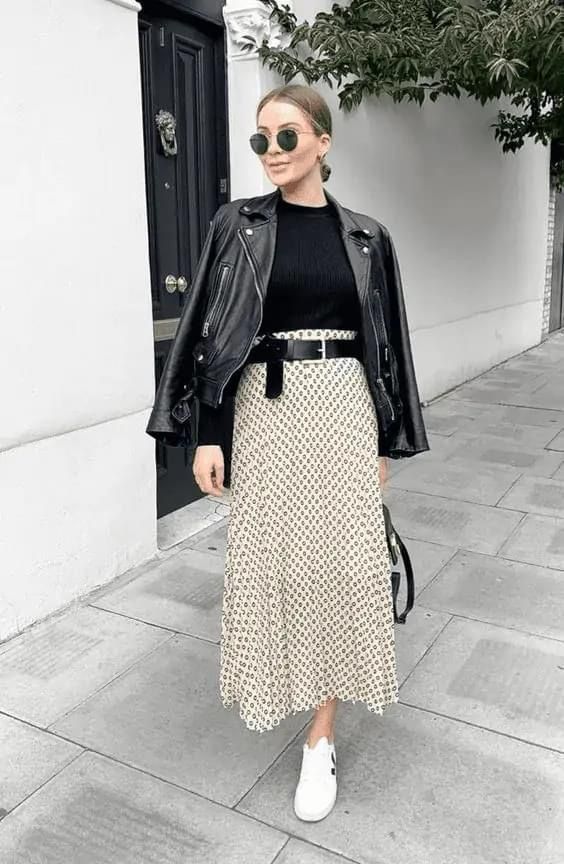 Style Désinvolte Chic, Modern Womens Fashion, Skirt And Sneakers, Bohol, Winter Mode, Long Sleeve Knit Dress, Brunch Outfit, 가을 패션, Print Skirt