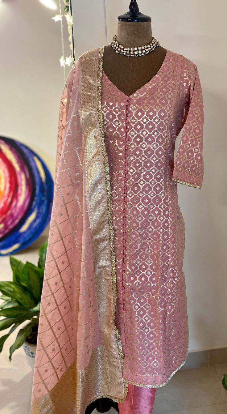 Excited to share this item from my #etsy shop: Blush Peach chanderi kurta, pant and dupatta with gotta detailing #vneck #midcalf #straight #zardozi #kurtipalazzoset #kurtaandpant #giftsforher Salwar Kameez Designs Latest Pakistani, Brocade Suits Indian, Chanderi Kurta Designs, Chanderi Suits Design, Indian Wedding Sangeet, Brocade Kurta, Cotton Suit Designs, Peach Gown, Silk Kurti Designs