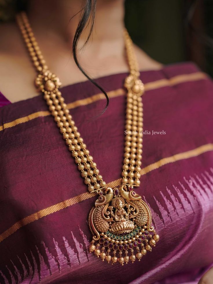 Wedding Jewelry Sets Bridal Jewellery, Bridal Necklace Designs, Gold Jewels Design, Neck Pieces Jewelry, Antique Necklaces Design, New Gold Jewellery Designs, Antique Gold Jewelry Indian, Fancy Jewelry Necklace, Indian Bridal Jewelry Sets