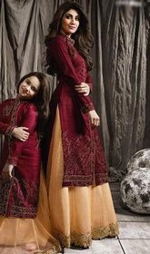 Shilpa Shetty Maroon Color Raw Silk Lehenga Choli Dress #bollywoodsuitsonline #bollywooddesignerdresses2017 Embrace timeless elegance just like Shilpa Shetty dressed in this maroon color raw silk lehenga choli dress. The ethnic lace, patch and resham work over a dress adds a sign of attractiveness statement with a look. USD $ 149 (Around £ 103 & Euro 113) Bollywood Suits, Eastern Wear, Eastern Fashion, Daughter Dress, Silk Lehenga Choli, Choli Dress, Raw Silk Lehenga, Resham Work, Bollywood Dress