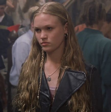 Kat Stratford, 10 Things I Hate About You, Long Hair, A Woman, 10 Things, Hair, Black