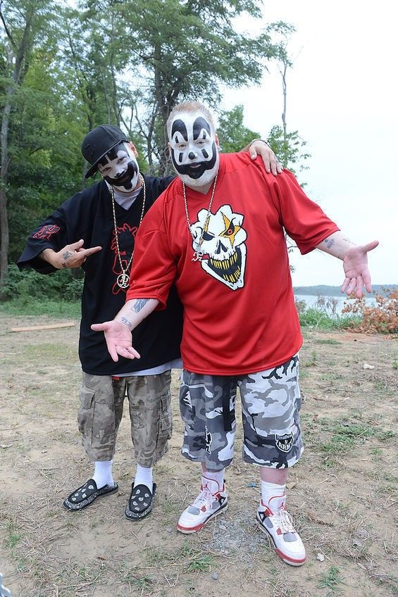 insane clown posse, icp, shaggy2dope, violent j Icp Juggalo Costume, Clown Outfits Halloween, Icp Juggalo Outfit Ideas, Icp Halloween Ideas, Juggalo Outfit Ideas, Juggalo Halloween Costume, Icp Juggalo Outfits, Icp Halloween Costume Ideas, Juggalo Costume