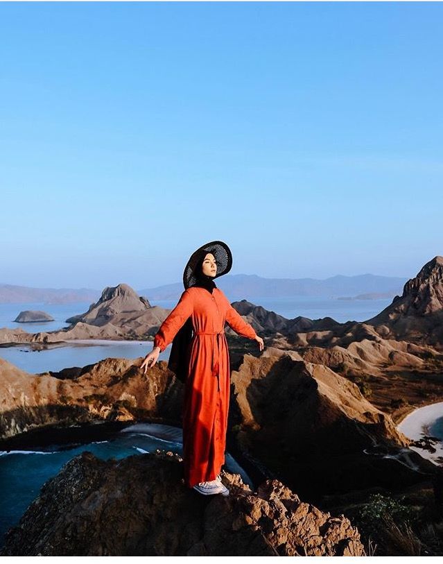 Labuan Bajo, Labuan, Outfit Hijab, Women's Fashion, Ootd, Photography