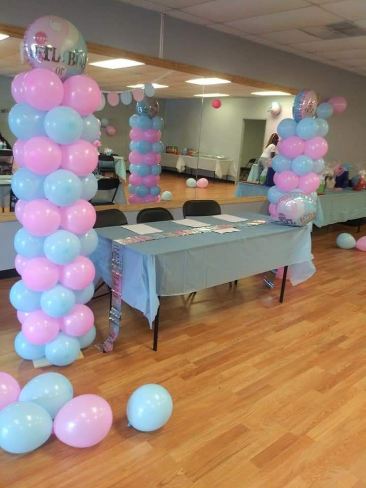 balloons and streamers are on the floor at a party