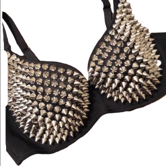 Channel Your Inner Madonna With This Spiked Bra! Would Look Great Under A Blazer & Your High Waisted Jeans! Punk Spikes Choker For Party, Spiked Bra, Spiked Belt, Punk Black Wristband With Spikes, Studded Bra, 2000s Look, Leather Bra, Rave Bra, Dark Outfits