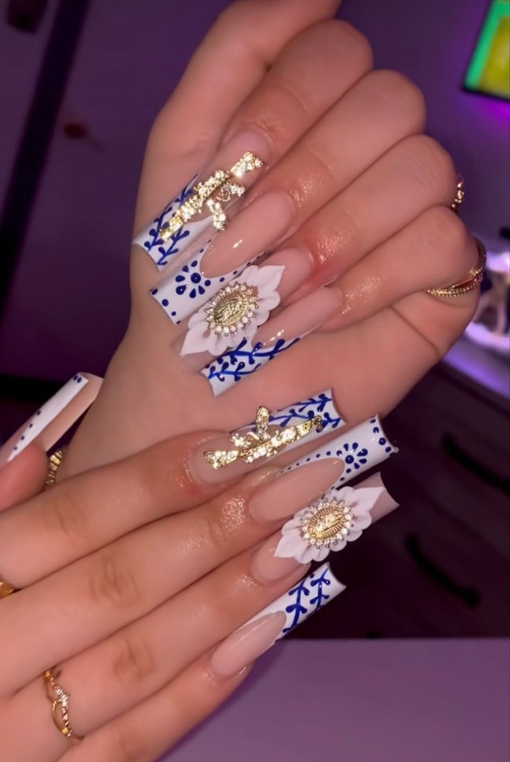 San Judas Nails Medium, Virgencita Nails Short, Nail Inspo Virgencita, Virgen Acrylic Nails, Nails Acrylic Latina, Pink Virgencita Nails, Clase Azul Nails French, Blue Virgencita Nails, Green Virgencita Nails