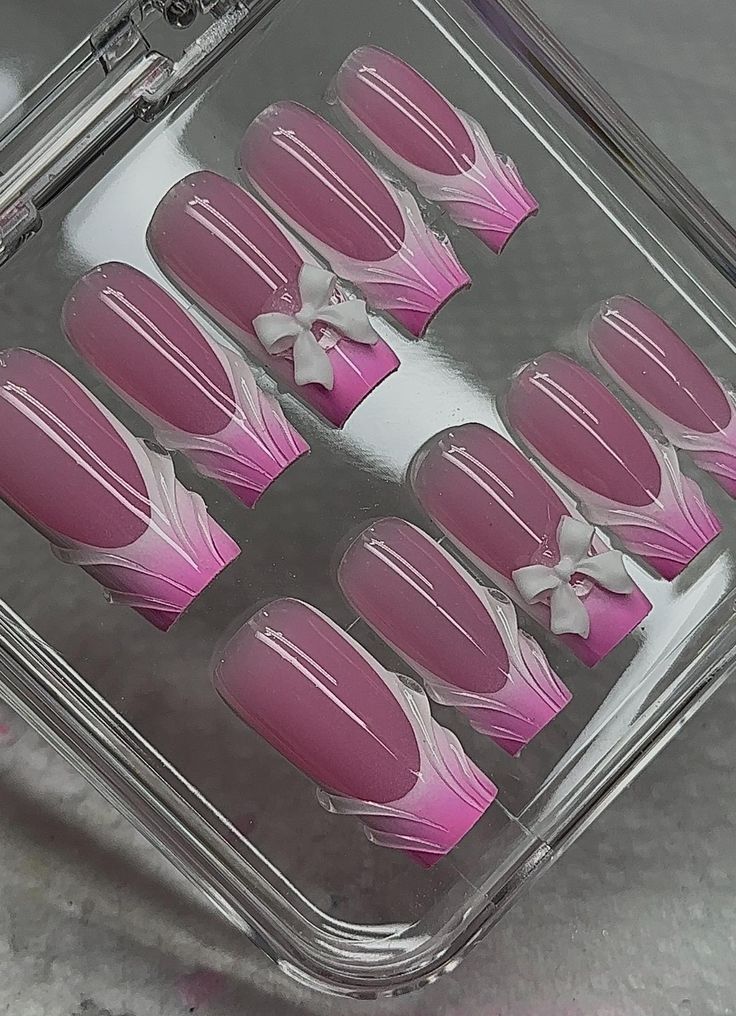 Includes a set of 10 custom handmade nails All nail sets include a FREE Application Kit (cuticle pusher, 100/180 grit nail file, glue)   If you need your press ons by a certain date, please contact me bacrylix@gmail.com or use the chat feature below. **a rush my order add-on must be purchased at checkout, please note a rush my order add-on is a option to rush processing of your order. This is not a shipping upgrade, shipping upgrades must be added at checkout **   While we do our best editing ph