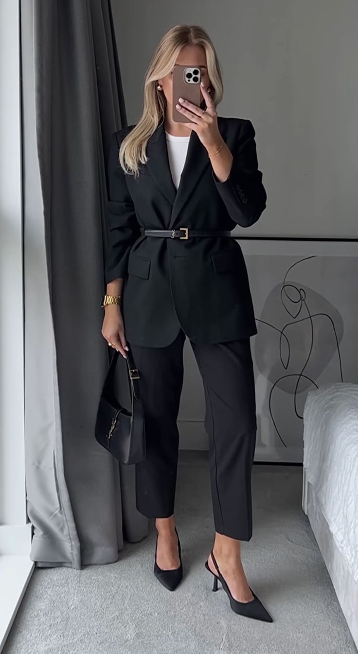 Stylish Office Wear, Office Canvas, Work Outfits Women Office, Chique Outfit, Mode Tips, Corporate Attire, Corporate Fashion, Business Outfits Women, Office Outfits Women