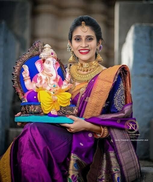 Ganpati Shoot With Girl, Ganpati Photoshoot For Women, Ganesh Chaturthi Photoshoot, Ganpati Photoshoot, Sanika Bhoite, Ganpati Bappa Photo, Classic Hollywood Movie Stars, Army Couple, Happy Ganesh Chaturthi Images