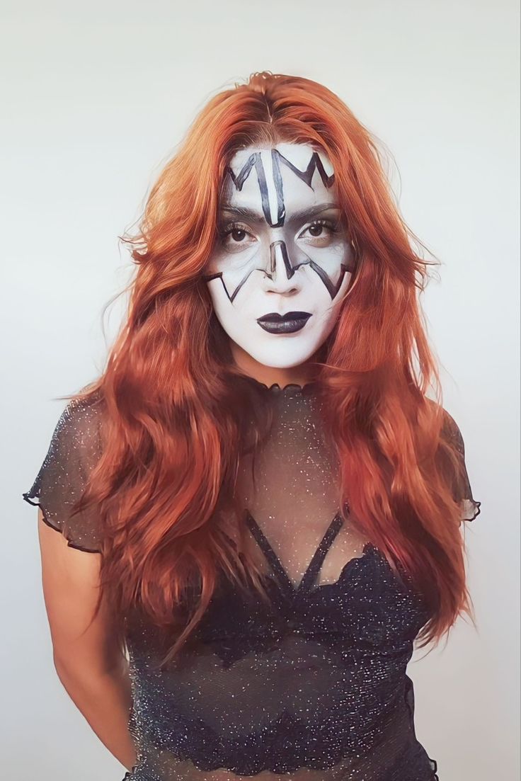 Kiss makeup Kiss Band Makeup Look, Kiss Inspired Makeup, Kiss Makeup Look, Kiss Costume, Kiss Army, 70s Music, Kiss Makeup, Makeup Inspiration, Rock Bands