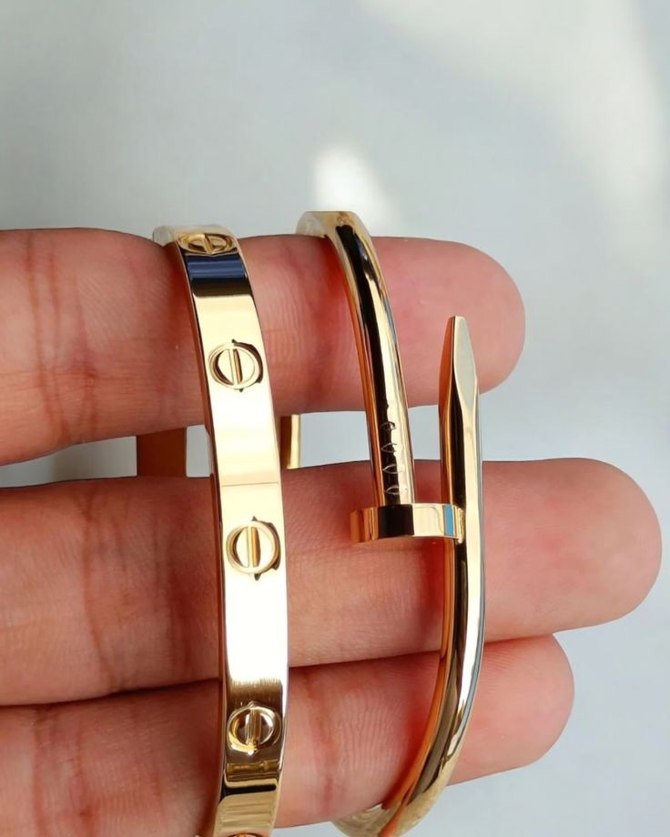 Cartier Bracelet Nail, Cartier Bracelet Stack, Cartier Nail Bracelet, Cartier Bracelets, Cartier Bangle, Bracelet Cartier, Stacked Bracelets, Jewelry Product Shots, Nail Bracelet