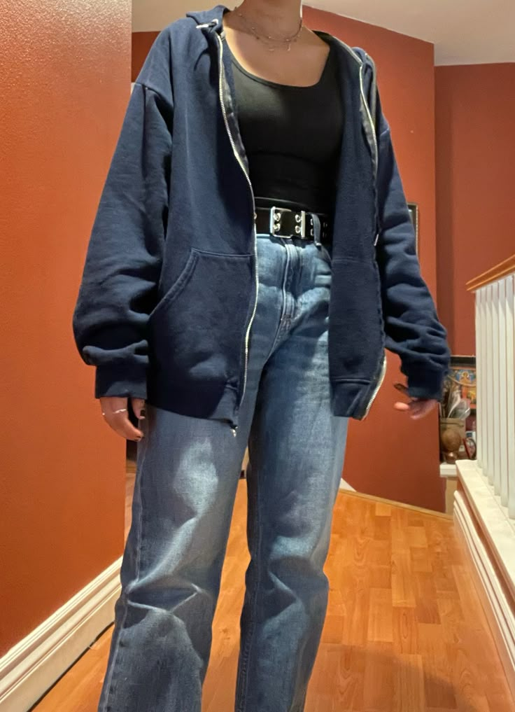 Fits With Zip Up Hoodie, Zip Up Hoodie Outfit Women, Zipped Hoodie Outfit Woman, Zip Up Jacket Outfit Aesthetic, Style Zip Up Hoodie, Blue Zip Hoodie Outfit, Hoodie Outfit Zip Up, Outfits Zip Up Hoodie, Blue Hoodie Blue Jeans