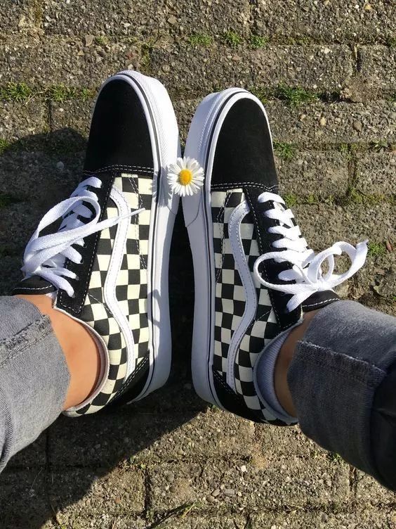 Checkered Clothing, Black Vans Outfit, Estilo Vans, Vans Aesthetic, Cute Vans, Tenis Vans, Vans Outfit, Checkered Vans, Vans Checkerboard