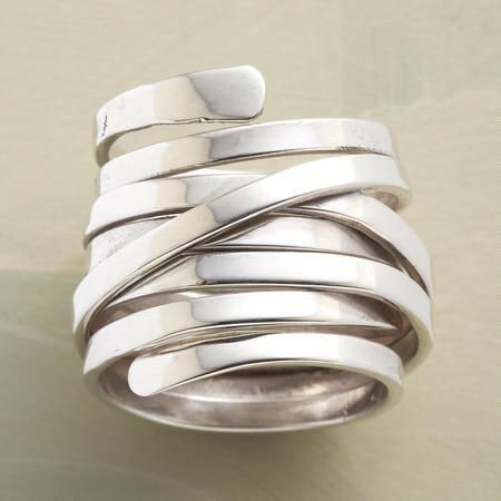 WRAPAROUND RING Robert Redford, Diy Schmuck, Engagement Jewelry, Bling Bling, Jewelry Inspiration, Wedding Rings Engagement, Sterling Silver Jewelry, Beautiful Jewelry, Silver Ring